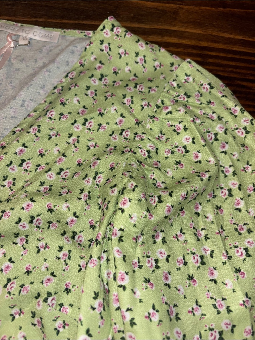 More to Come Floral Tie Front Crop Top | Women’s XS | Sage Green Long Sleeve - Picture 7 of 7